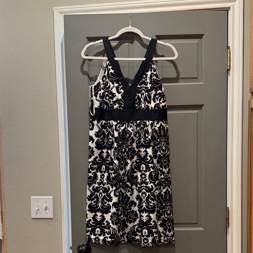 LOFT Black and White V-Neck Patterned Dress